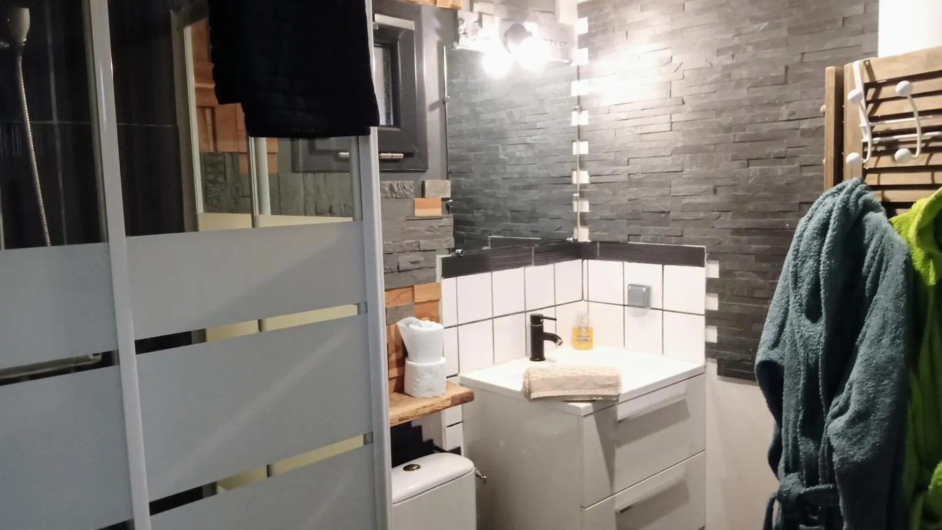 L Atypic, Chalet Bien Etre Aux Portes De Vannes Monterblanc 0*,